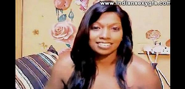  Indian Chennai Meena Bhabhi big boobs with hairy pussy on Webcam - indiansexygfs.com